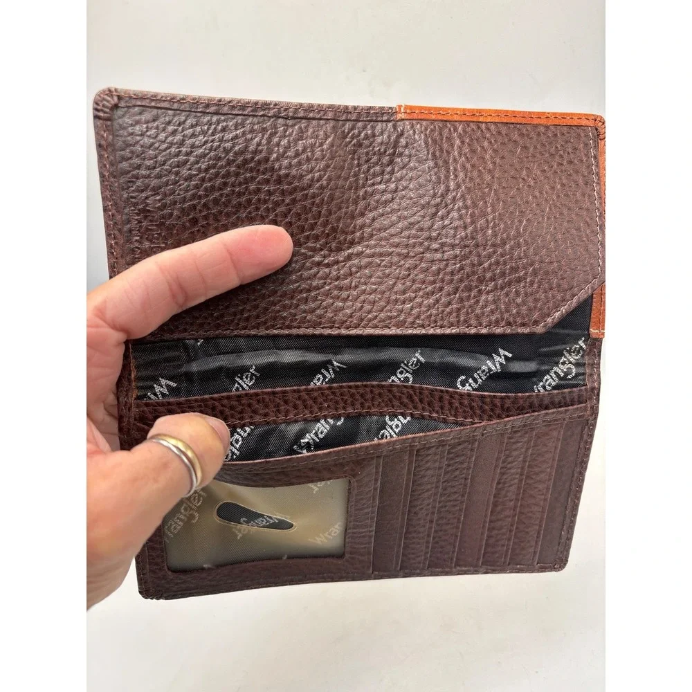 WRANGLER CONTRAST CORNER RODEO LONG WALLET. 4x7